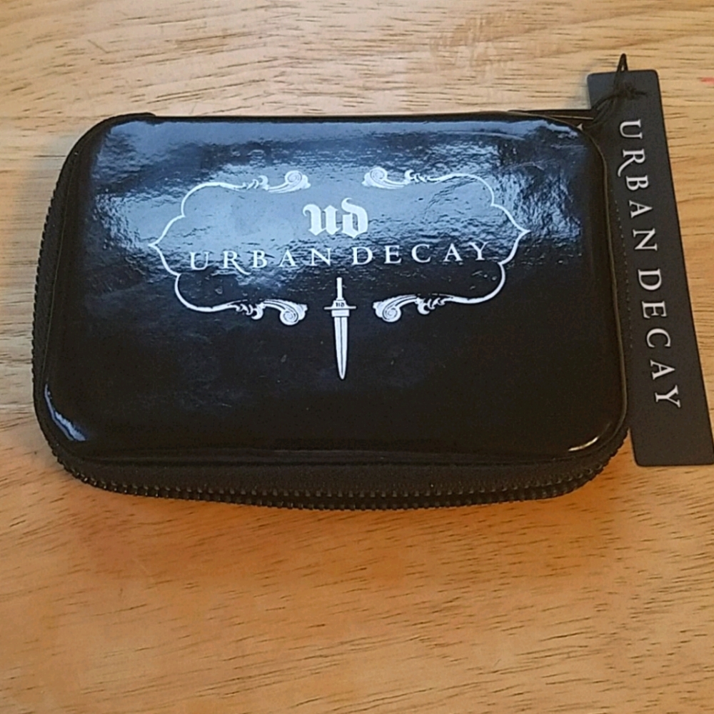 URBAN DECAY - THE DANGEROUS PALETTE